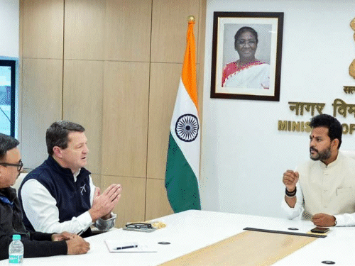 दिल्ली हाईकोर्ट बोला-इंडिगो फेल हुई तो सरकार ने क्या किया:₹4 हजार का टिकट ₹30 हजार तक कैसे पहुंचा; आपने ही ऐसे हालात बनने दिए