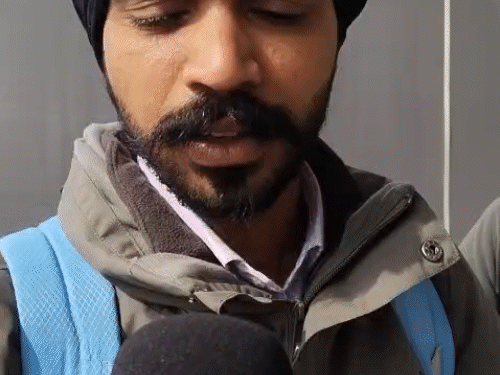 चंडीगढ़ एयरपोर्ट पर ड्यूटी जा रहे आर्मी जवान फंसे:इंडिगो फ्लाइट लेट होने से एक्टर सोनू सूद भी परेशान, टैक्सी डिमांड बढ़ने से कीमतें तीन गुणा