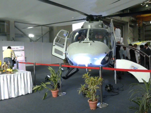 भारतीय सेना के ध्रुव-NG हेलिकॉप्टर में आम नागरिक सफर करेंगे:उड्डयन मंत्री नायडू ने हरी झंडी दिखाई; मेडिकल इमरजेंसी, पर्यटन और आपदाओं में इस्तेमाल होगा