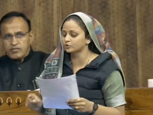 शादी न हो, नौकरी न लगे तो बोलो जय श्रीराम-VIDEO:शिवराज ने नेहरू-इंदिरा-राजीव के नाम वाली 415 योजनाएं गिनाईं, लोकसभा के मोमेंट्स