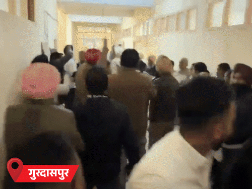 पंजाब में चुनाव नामांकन में जबरदस्त ड्रामा:महिला की फाइल छीन दौड़ा विरोधी; अकाली कैंडिडेट पिटा; AAP-कांग्रेस वर्करों में चले थप्पड़