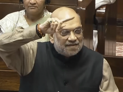 शाह बोले-वंदे मातरम् का विरोध गांधी परिवार के खून में:इंदिरा नारे लगाने पर जेल भेजती थीं; खड़गे बोले- पीएम रुपए गिरने पर चर्चा करें