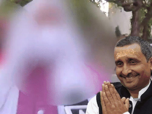 उन्नाव रेप पीड़िता बोली- कुलदीप की CBI अफसर से सांठगांठ:वकील ने कहा- बच्ची की सुरक्षा हटाने में बड़े लोग लगे, सरकार ने ताकत झोंकी