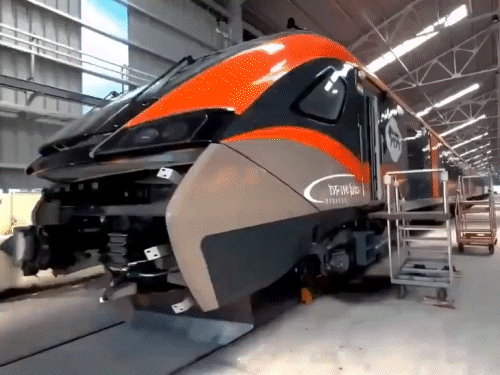 देश की पहली स्लीपर वंदे भारत बिहार से, VIDEO:पटना से दिल्ली 8 घंटे में, लग्जरी होटल जैसी फीलिंग, 160KM की स्पीड से दौड़ेगी