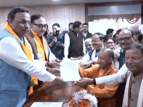 पंकज चौधरी यूपी भाजपा के नए अध्यक्ष:योगी प्रस्तावक बने, किसी और ने नामांकन नहीं किया; खबर सुनकर रोने लगीं मां