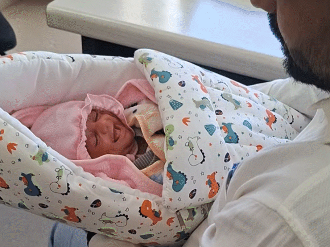 हार्टअटैक-किडनी फेल…फिर भी मां बनी:डॉक्टर बोले- दुनिया का पहला केस; 7 मिनट बंद रहा हार्ट, सीपीआर से सांसें लौटीं