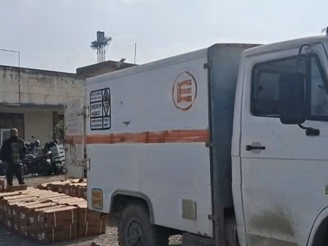 राजस्थान में विस्फोटक से भरा ट्रक पकड़ा:डेटोनेटर और जिलेटिन छड़ें भी मिली, 2 गिरफ्तार