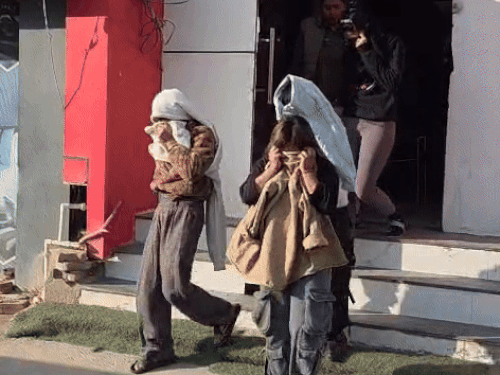 मोहाली में होटल-स्पा सेंटर में सेक्स रैकेट पकड़ा:पंजाब, UP और बिहार की 11 युवतियां मिलीं, 1500 से 2000 रुपए तक रेट