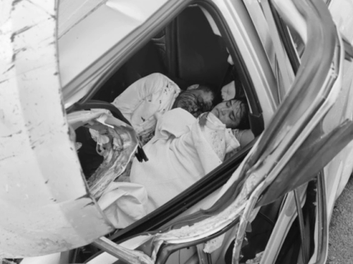 दिल्ली-मुंबई एक्सप्रेस-वे पर कपल की कार में तड़पकर मौत:9 घंटे बाद पहुंची नूंह पुलिस, एक-दूसरे की बाहों में मिलीं लाशें; राजस्थान के थे