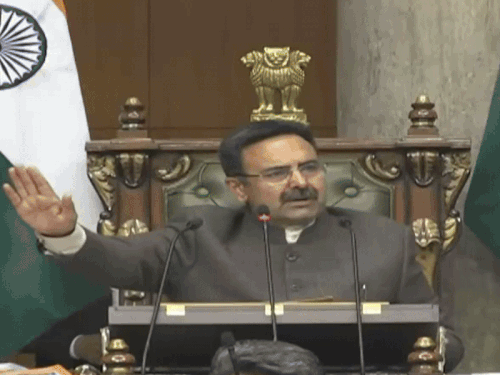 हरियाणा विधानसभा में इलेक्टोरल रिफॉर्म प्रस्ताव पर हंगामा:कांग्रेस बोली- मंत्री ने विधायकों को गाली दी, वेल तक पहुंचे; CM बोले- सभी चर्चाओं से भागे