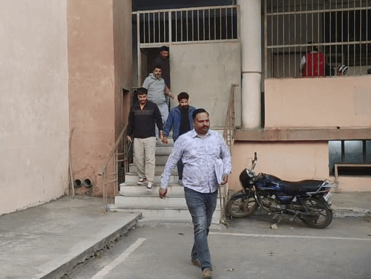 जासूसी में गिरफ्तार एडवोकेट से 40 लाख रिकवर:रिजवान का जम्मू-कश्मीर से भी जुड़ा संपर्क, SIT घाटी लेकर गई; IB ने भी की पूछताछ