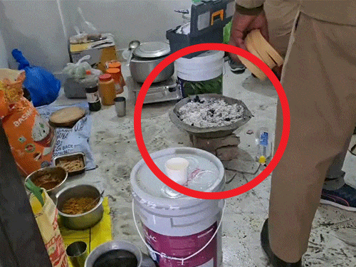 हरियाणा में दम घुटने से 5 की मौत:कुरुक्षेत्र के होटल में अंगीठी जलाकर सोए थे; मरने वालों में सगे भाई और जीजा-साला