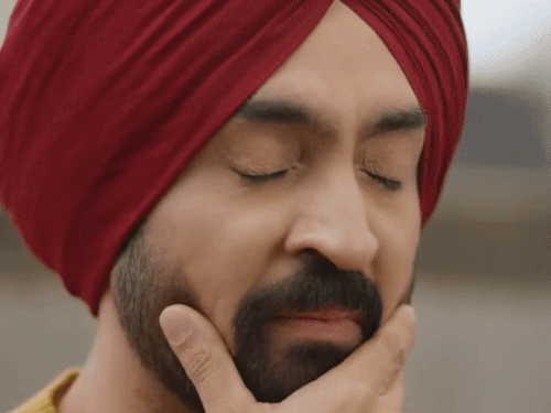 दिलजीत दोसांझ बोले- मैं इस दुनिया से जा चुका:सिंगर-एक्टर ने कहा- कलाकार को जिंदा रहते परेशान करते हैं, मरने के बाद कसीदे पढ़ते हैं