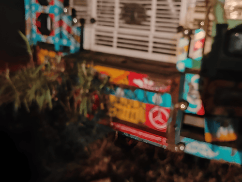 हरियाणा में कार पर ट्रक पलटा, 5 की मौत:झज्जर में मकान की शटरिंग लगाकर लौट रहे थे; मृतकों में 4 यूपी के रहने वाले