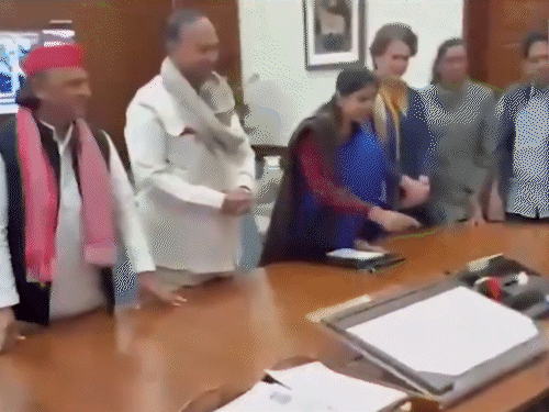 जस्टिस स्वामीनाथन को 56 पूर्व जजों का समर्थन:कहा- ये डराने की कोशिश; विपक्षी सांसद जस्टिस के खिलाफ लोकसभा में महाभियोग प्रस्ताव लाए