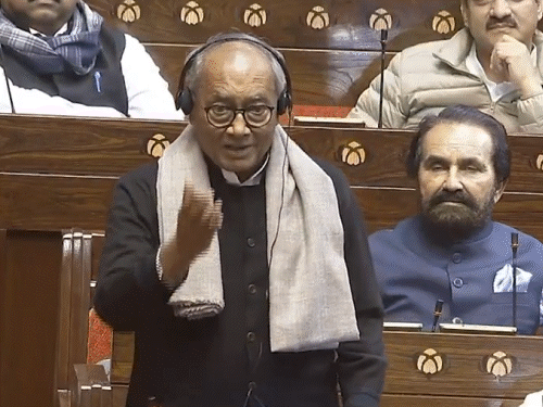 दिग्विजय ने गडकरी से कहा-अधूरे हाईवे पर टोल वसूल रहे:राज्यसभा में बोले- आपने अफसरों को फटकारा था फिर भी वसूली जारी; ये अन्याय है