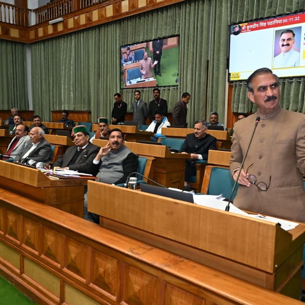 हिमाचल में अयोग्य घोषित विधायकों को नहीं मिलेगी पेंशन:विधानसभा में संशोधन विधेयक पारित, दल-बदल पर सख्ती, चैतन्य-देवेंद्र भुट्टो की पेंशन बंद